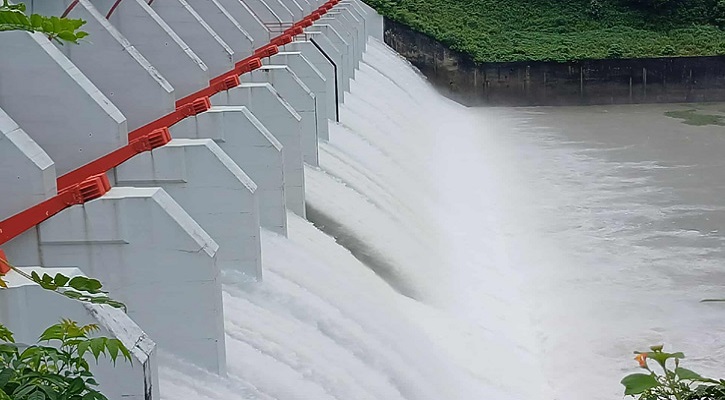 রাতেই খুলে দেওয়া হলো কাপ্তাই হ্রদের ১৬ জলকপাট